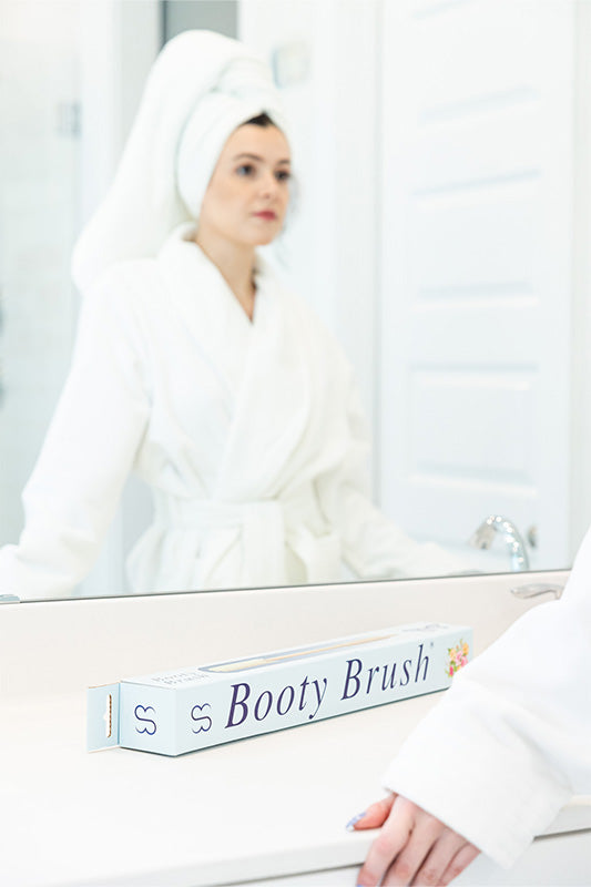 How to Choose a Long-Handled Bath Brush for Easier Reach